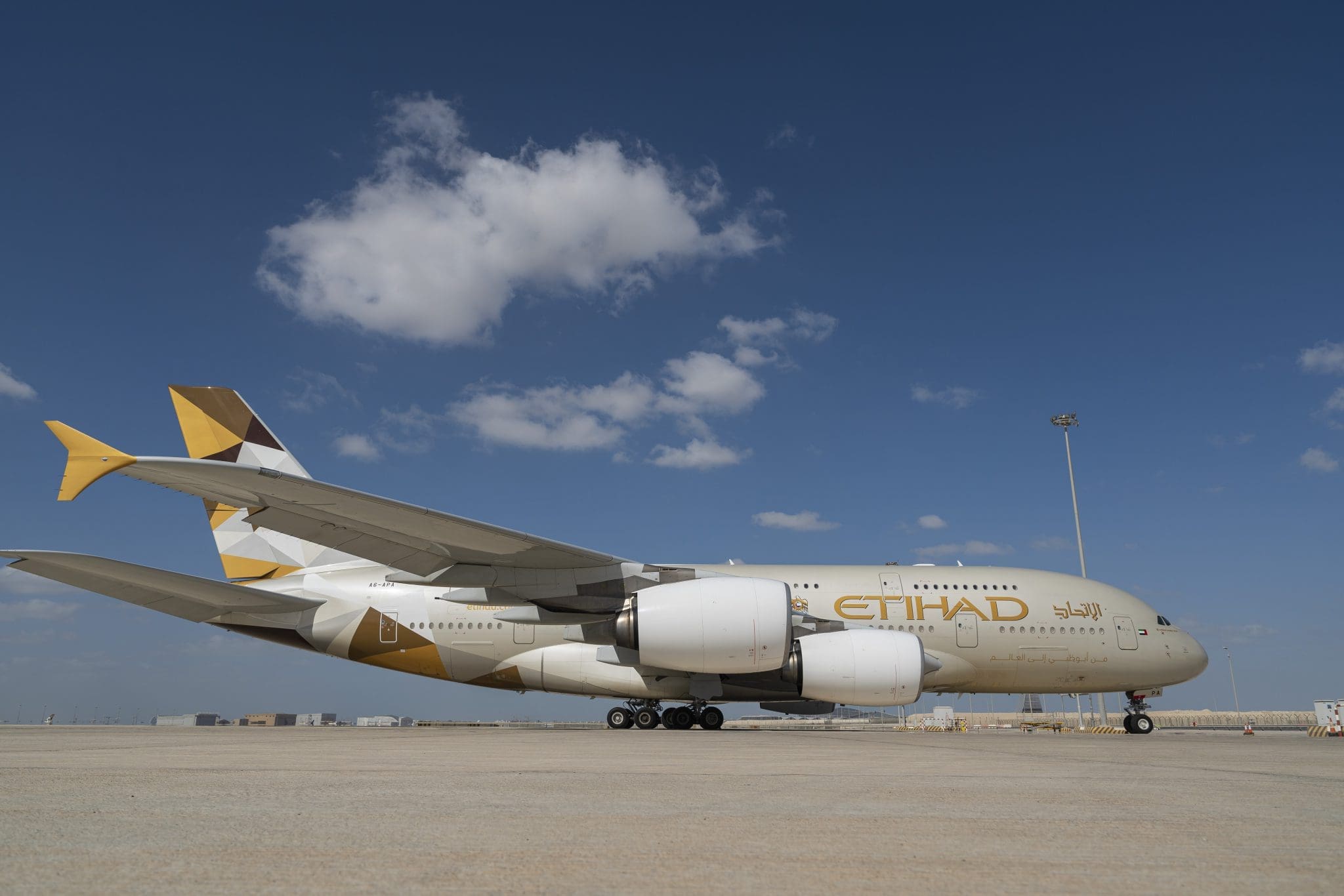 etihad airlines carry on size