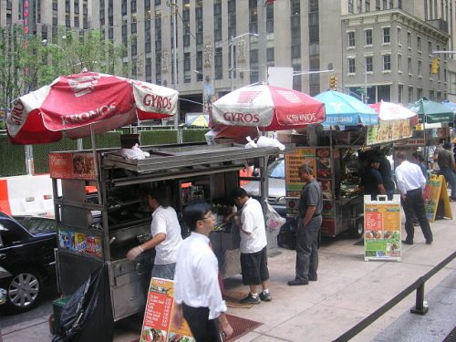 New York street food Image credit Ian Gratton via Wikipedia Commons