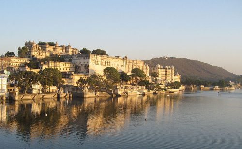 Lake Pichola- Udaipur, Rajasthan (Image Courtesy: Wikimedia Commons) Must-Visit Places to Travel in August