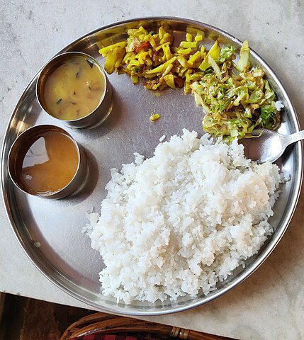  Thali from Meghalaya.Image courtesy: 	Ganesh Mohan T via Wikipedia Commons