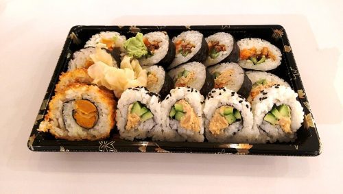 Sushi- Tokyo, Japan (Image source:- Wikimedia Commons)