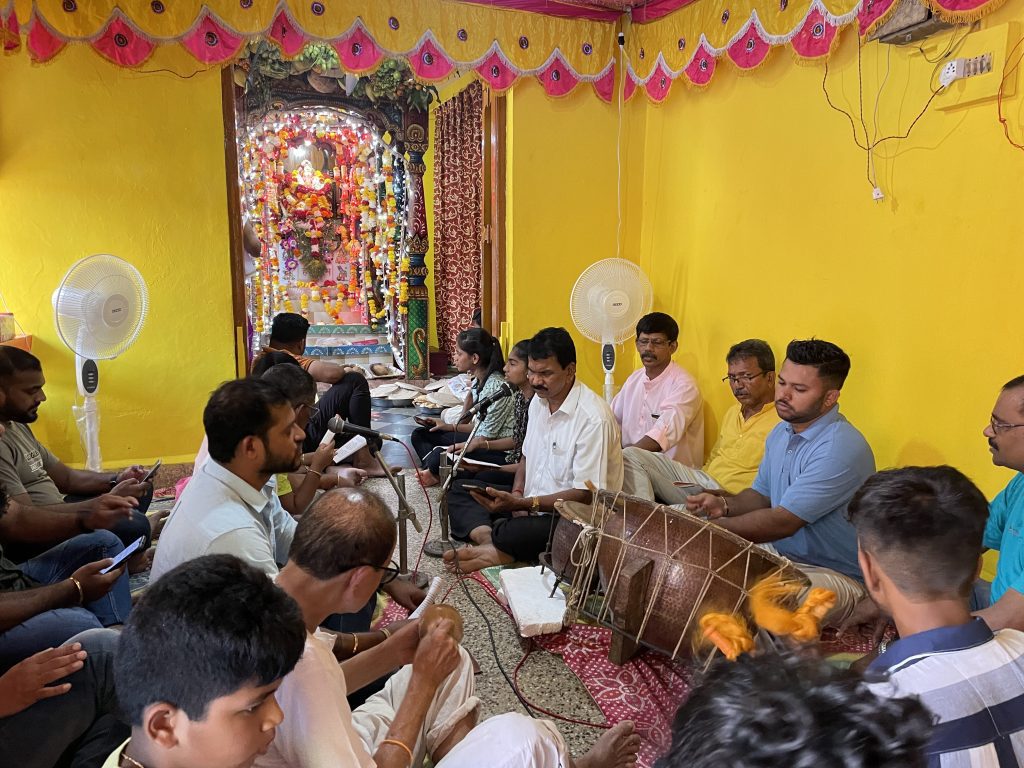 Aarti performance by Devotees on Ganesh Chaturthi