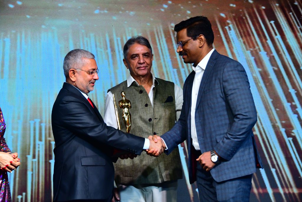 Mr Vikas S. Kamble, GCS, Deputy Resident Commissioner, Government of Goa receiving the award from Chief Guest, Hon'ble Justice Shri Kurian Joseph, Former Judge of the Supreme Court of India, Chief Justice of Himachal Pradesh High Court, and Judge of Kerala High Court on behalf of Goa Tourism