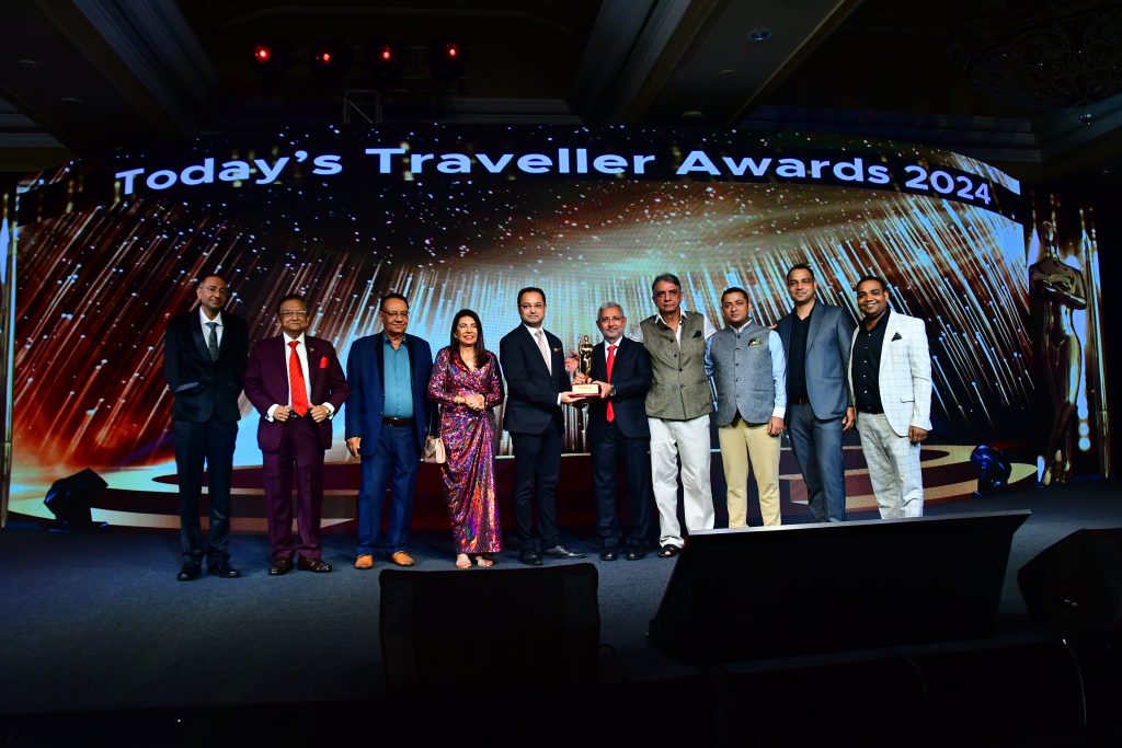 Hilton Garden Inn New Delhi/Saket wins Today's Traveller Award L-R: Arjun Gill, Director, OptiMICE Events; Subhash Goyal, Chairman, STIC Travel Group; Kewal Gill, Chairman, Gill India Group; Kamal Gill, Executive Editor and Managing Director, Gill India Group; Vibhor Uniyal, Commercial Manager, Hilton Garden Inn New Delhi/Saket; Justice Kurian Joseph Former Judge of the Supreme Court of India and Chief Justice of Himachal Pradesh High Court & Judge of Kerala High Court; V K Duggal, Former Governor of Manipur & Mizoram; Abhishek Kukreti, Officiating General Manager, Hilton Garden Inn New Delhi/Saket; Lalit Kumar,  Chief Engineer, Hilton Garden Inn New Delhi/Saket; Dharmendra Singh, F&B Manager, Hilton Garden Inn New Delhi/Saket