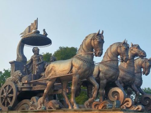 kurukshetra- Krishna riding Arjuna's chariot- Brahmsarovar 