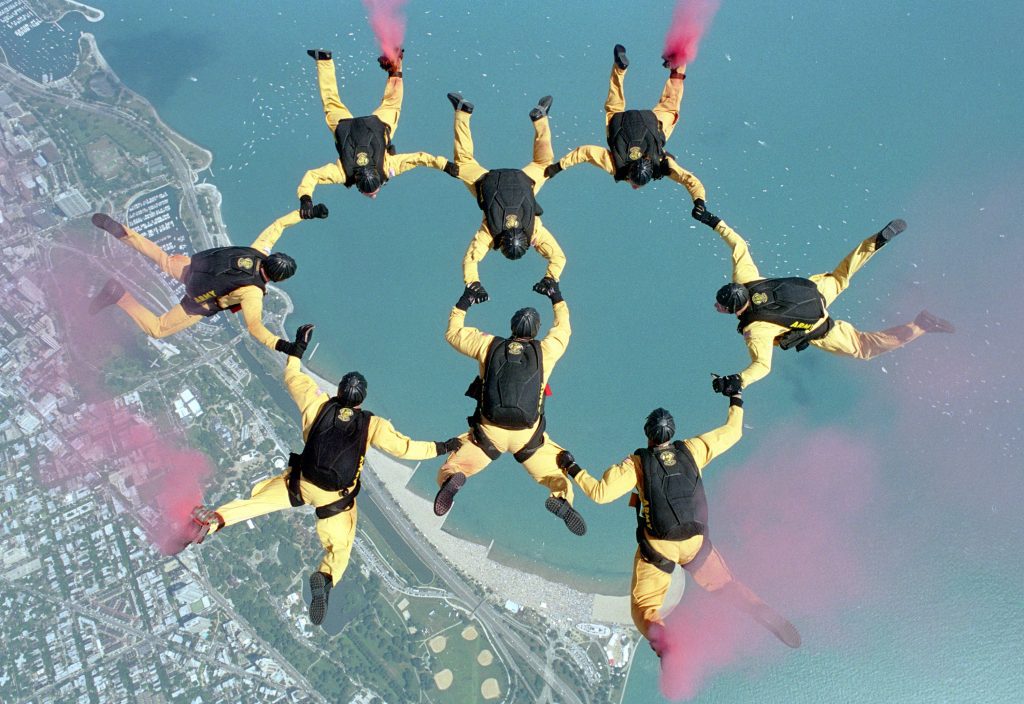 Formational Skydiving ( Image courtesy: Pxhere )