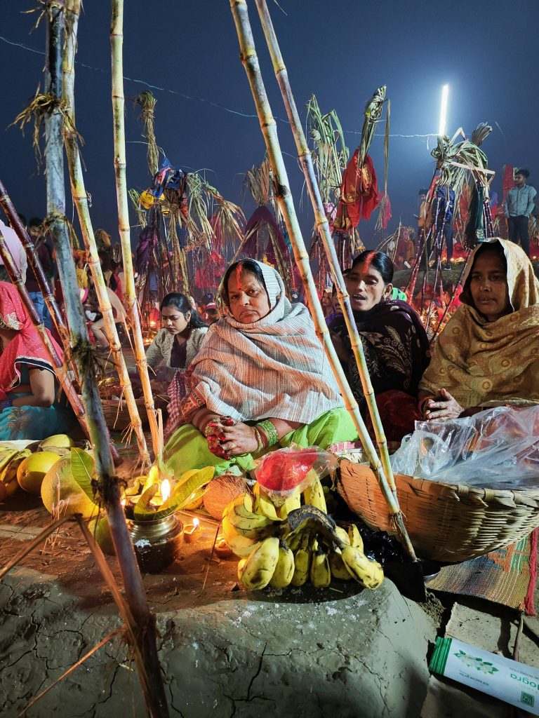 Devotees waiting for the Sun god to rise (Image source: Pexels)