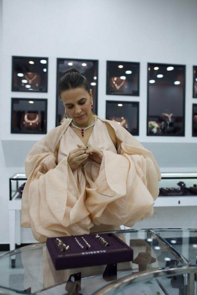 Limelight Diamonds launch their largest store in Delhi, inaugurated by Actress Neha Dhupia