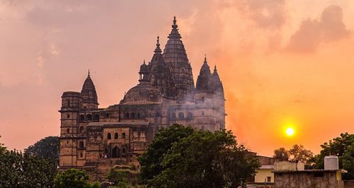 The Chaturbhuj Temple. Pix courtesy: Damian Pankowiec via Wikimedia Commons