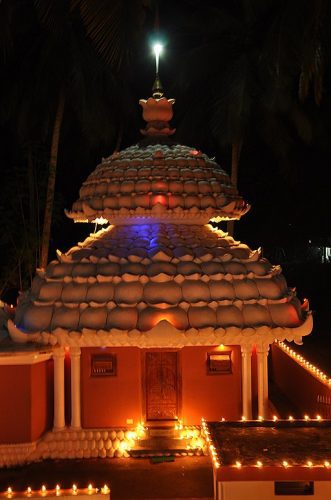 Karthigai Deepam, Tamil Nadu, ( source: Wikimedia Commons ) - festivals of November