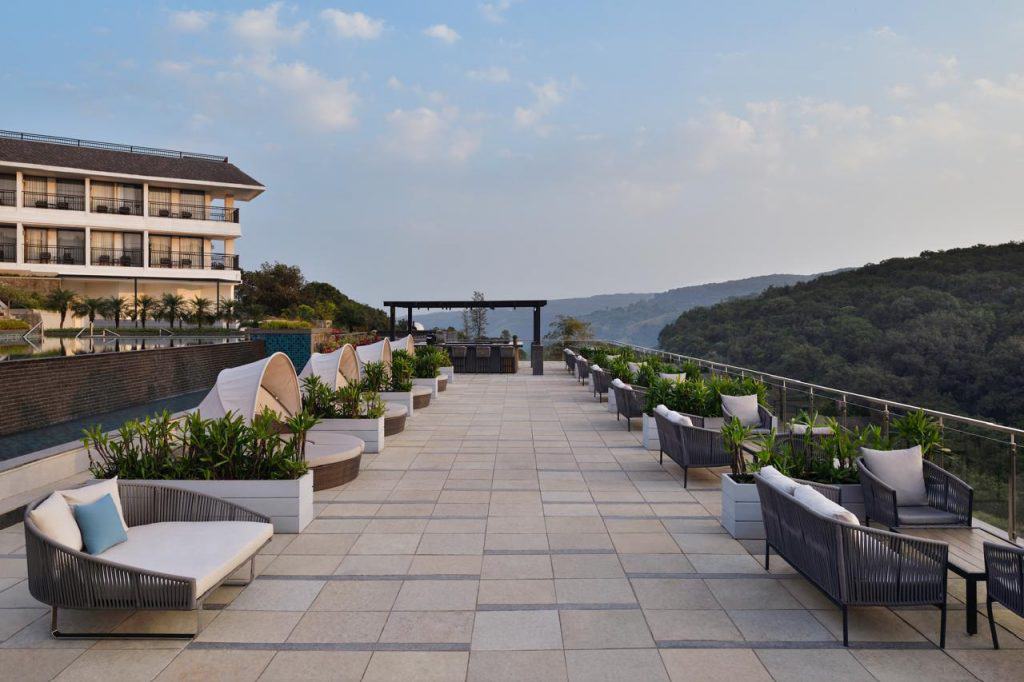 Courtyard by Marriott Mahabaleshwar celebrates 3rd anniversary with grand reopening of Signature Sundowners Event at Quarter Deck