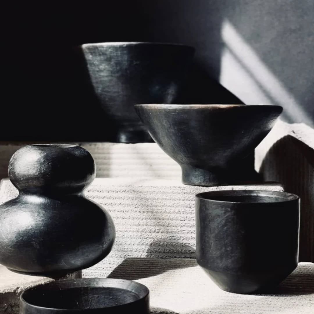 Longpi Hamlei pottery is made without a potter’s wheel, black pottery